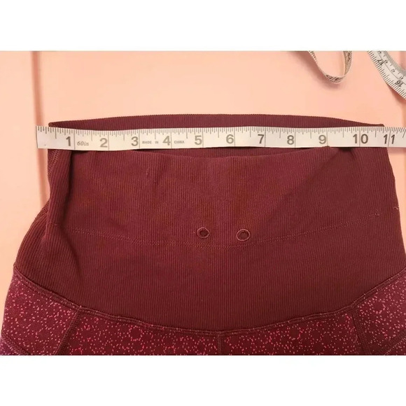 Lululemon Shake It Out Crop Star Pixel Maroon Size 6. - Picture 4 of 6